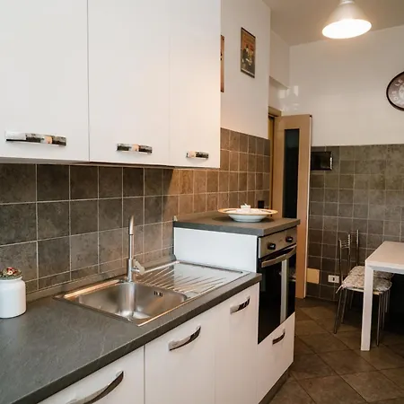 Guesthost - Tomik Appartement Ostie
