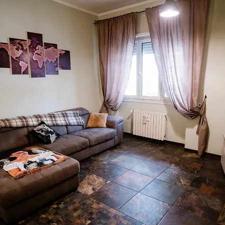 Guesthost - Tomik Apartamento